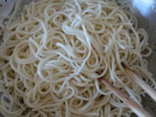 4、牛肉炒面,沥干备用