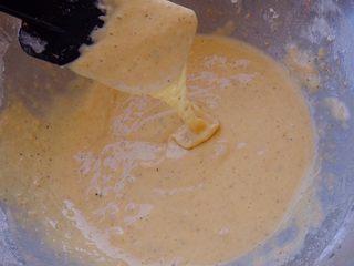 19、棒槌小鸡腿????,直到调和到如图所示的厚度