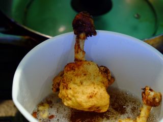 27、棒槌小鸡腿????,煎至金黄色后 取出放凉吸油