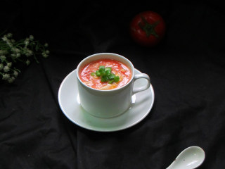 10、无油版 番茄鸡蛋葱花汤,番茄味甘、酸,性凉,微寒。能清热止渴,养阴,凉血