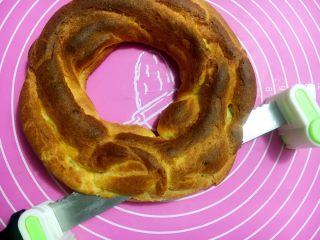 21、圣诞花环泡芙蛋糕#乐享双节#,小心的一分为二