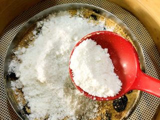 10、白糖松糕&红糖松糕,第三层白色米粉