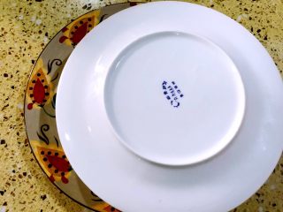 18、白糖松糕&红糖松糕,再扣到另外一个盘子上