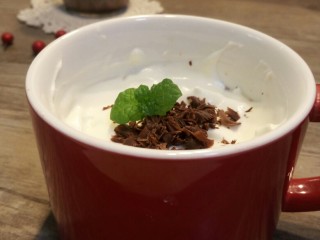 12、巧克力牛奶+奶盖,一人一杯，开喝！