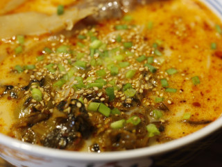 10、ラーメン,日料店必点的地狱拉面,最后再洒上芝麻就可以啦,家里有卤蛋的可以卧上半颗卤蛋~