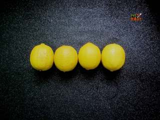 3、美白又减肥的蜂蜜柠檬水,然后完全晾干水分