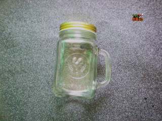 5、美白又减肥的蜂蜜柠檬水,准备一个密封罐，密封罐要十分干净，必须无油无水。我用开水烫了一下，晾干再用