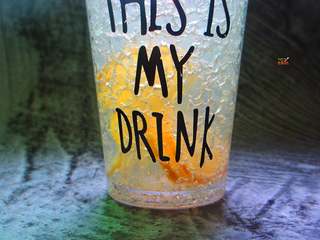 14、美白又减肥的蜂蜜柠檬水,这个蜂蜜柠檬水即能美容养颜，又能补充维生素E，抗氧化，美白，化痰，抗衰老，保护心脏是美容养颜的佳品～