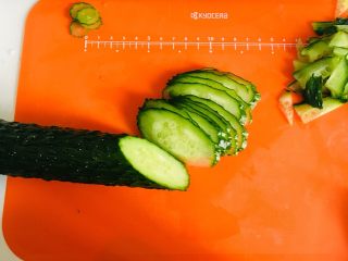 7、素食者的鱼…黄瓜鱼,剩下的黄瓜❌不要一口气全部切完，边摆边切