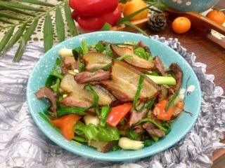 18、香蒜苗腊肉~年味美食,为了分享给大家忍着馋拍照，太诱惑我了