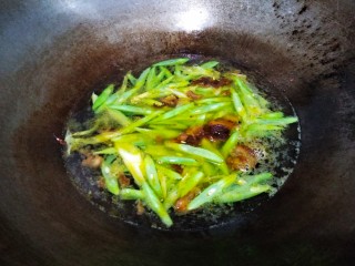 15、豆角焖面,加一碗清水