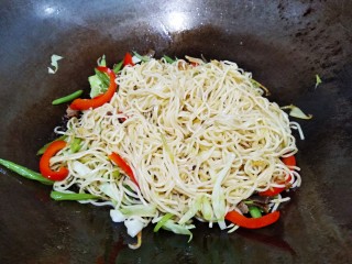 24、豆角焖面,翻炒片刻即可