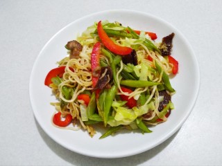 25、豆角焖面,出锅装盘