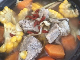 11、百合枸杞排骨汤,再放枸杞