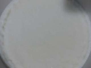 5、熬猪油,雪白的猪油已经凝固了。