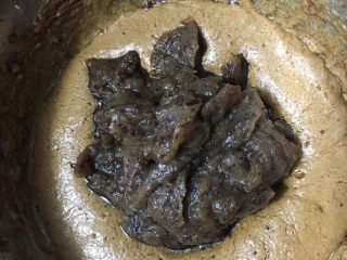 16、香甜枣泥糕,接着是放枣泥，我是全部加进去了