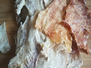 7、#一碗汤# 海底椰龙骨煲鳄鱼肉,其实20克差不多，我放了多了些大约50克。