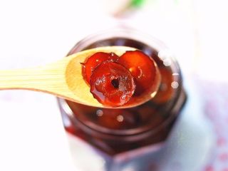 11、蜂蜜红枣蜜-美容养颜圣品,可以每天都吃上一些红枣肉