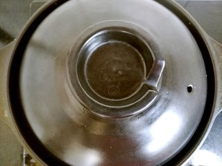 9、胡辣汤（家庭简易版）,盖上锅盖小火煮大约30分钟！