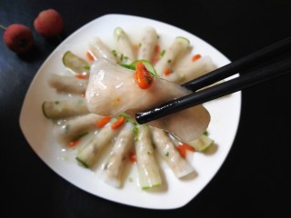 22、萝卜肉卷,是不是非常漂亮。