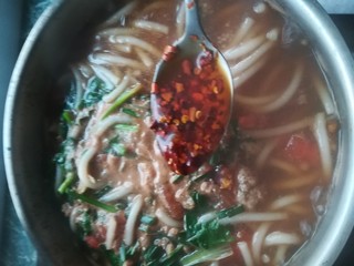 13、小锅米线,最后 喜欢辣的放点油辣椒