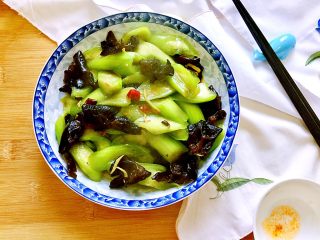 10、木耳清炒丝瓜,成品