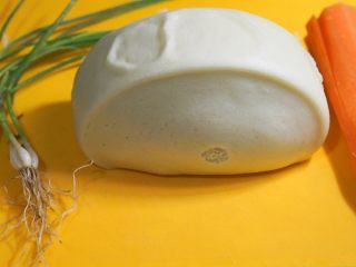 1、早餐篇:抱蛋孜然馒头粒,备料