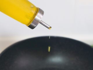 5、早餐篇:抱蛋孜然馒头粒,不粘锅少油