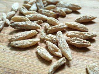 5、＃一碗汤＃熟地黑豆乌鸡汤,麦冬养阴生津、润肺清心、消炎抗菌