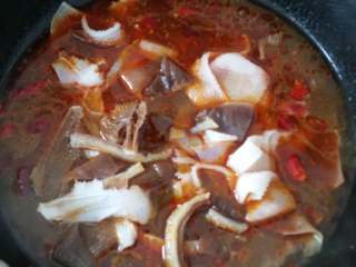 21、毛血旺,大火烧开。