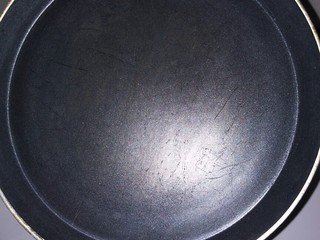 7、健康吃早餐――无油低脂手握三丝鸡蛋饼,锅刷净烧干。