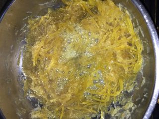 7、蜂蜜柚子茶,煮一个小时左右，水慢慢收干