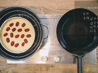 7、小酥肉汤&发糕,6.发酵好的糕团放入有沸水的蒸锅上蒸，完成。