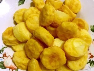 4、番茄福蛋,炸好的日本豆腐看着就非常有食欲