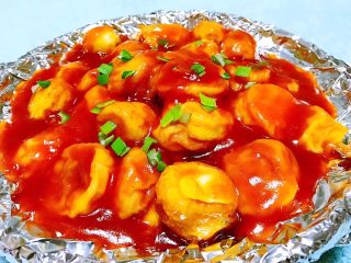 11、番茄福蛋,日本豆腐和鹌鹑蛋炸好再裹上番茄汁味道一级棒