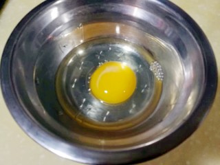 6、蔓越莓杏仁曲奇,准备鸡蛋