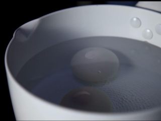 1、有家鲜厨房|秋分养生粥:白梨鸡蛋鲜米粥,冷水下锅,中火煮鸡蛋,避免鸡蛋破裂