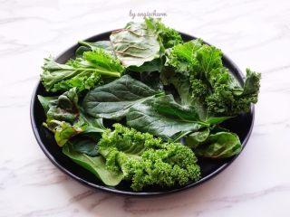 5、春日沙拉,绿叶铺底。