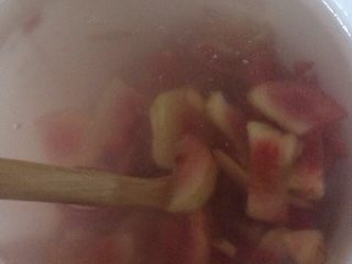 6、李子酵素,12小时后每天搅拌2-3次