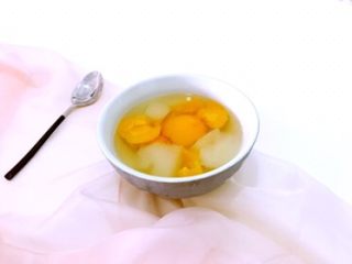 9、雪梨枇杷羹，咳嗽时的一味良药,润肺止咳。