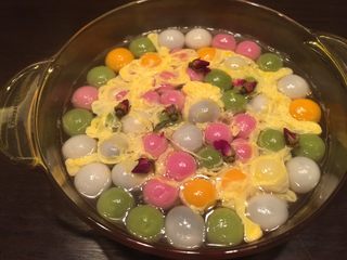 12、玫瑰蛋花炫彩小汤圆,成品图