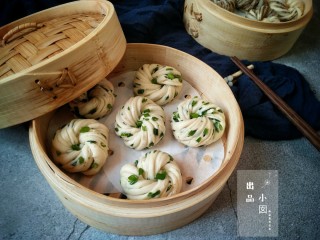 29、古早味麻酱红糖花卷&椒盐葱香花卷,成品。