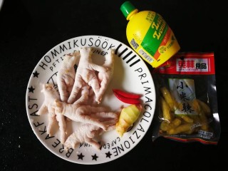 1、柠香泡椒凤爪,准备食材如图～