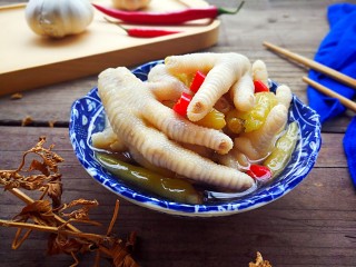 14、柠香泡椒凤爪,成品～味道超好！辣的过瘾～～