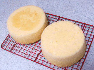 13、火爆ins的滴落蛋糕【奥利奥咸奶油蛋糕】,脱模，待用