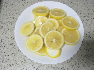 4、柠檬膏,柠檬籽一定要去干净，不然会苦