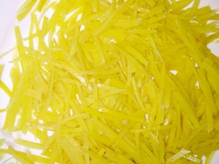 10、蜂蜜柚子茶,此动作重复两三遍，最后冲洗干净捞起来控水