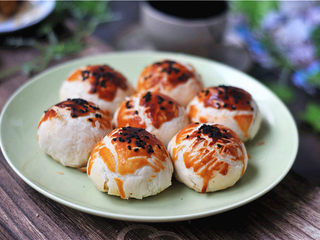 12、蛋黄酥,成品