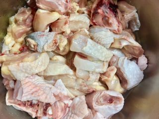 7、日式咖哩雞,雞肉剁大塊狀