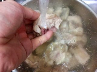 11、日式咖哩雞,再將雞肉ㄧㄧ清洗乾淨